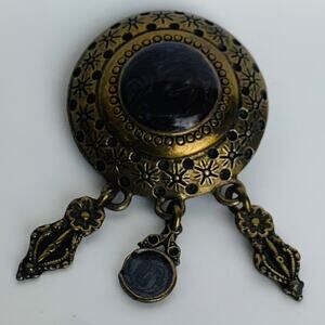 Vintage Charm Statement Brooch